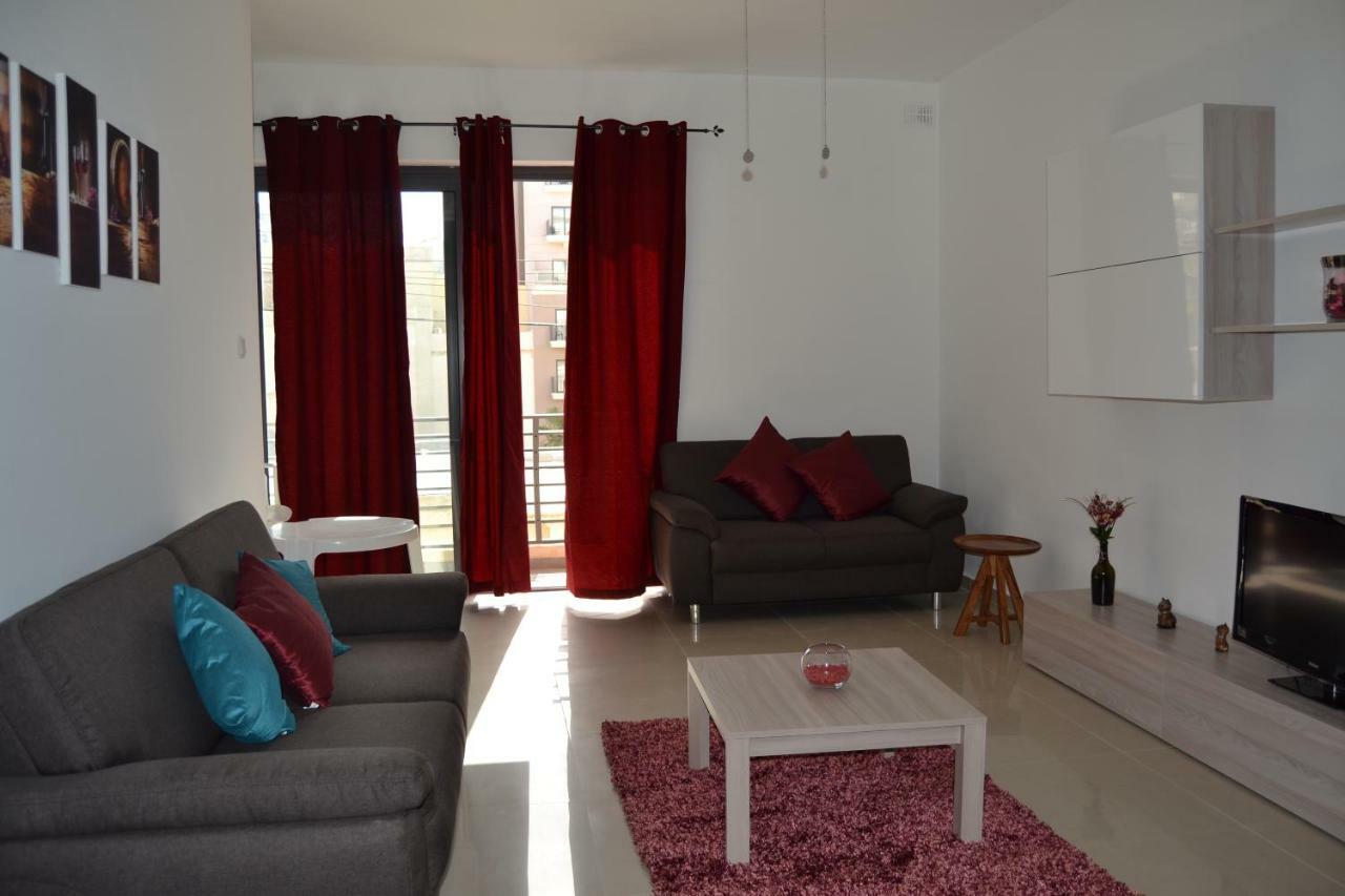 Mellieha Town Centre Bright & Spacious 3 Bedroom Apartment Exterior foto